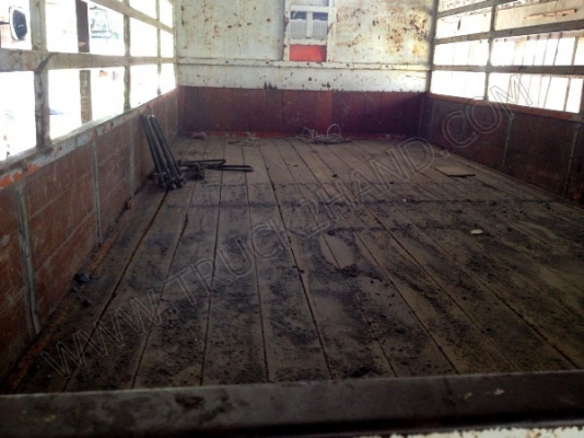 กระบะคาร์โก้รถอีโน่บรรทุก 6 ล้อ