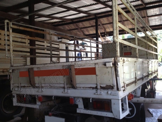 กระบะคาร์โก้รถอีโน่บรรทุก 6 ล้อ