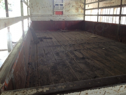 กระบะคาร์โก้รถอีโน่บรรทุก 6 ล้อ