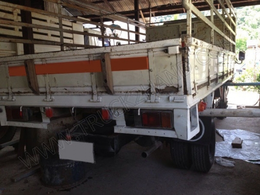 กระบะคาร์โก้รถอีโน่บรรทุก 6 ล้อ