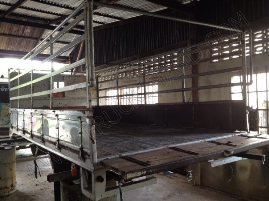 กระบะคาร์โก้รถอีโน่บรรทุก 6 ล้อ