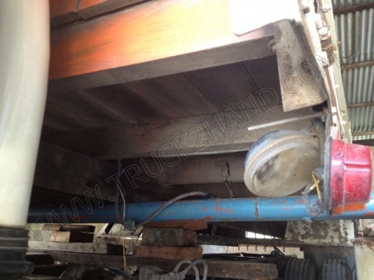 กระบะคาร์โก้รถอีโน่บรรทุก 6 ล้อ