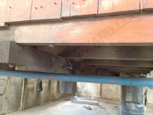 กระบะคาร์โก้รถอีโน่บรรทุก 6 ล้อ