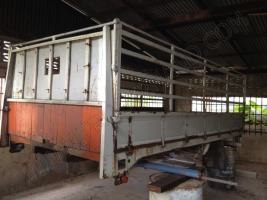 กระบะคาร์โก้รถอีโน่บรรทุก 6 ล้อ