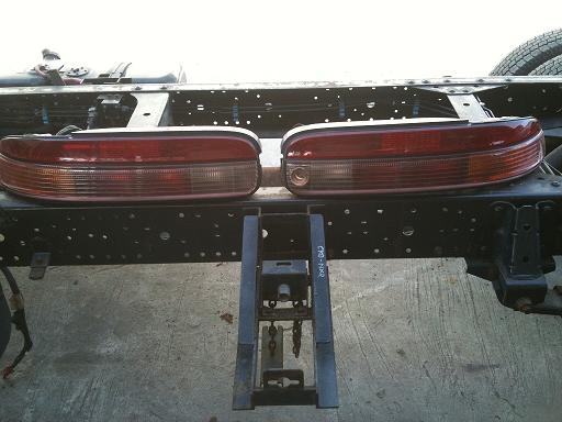 จำหน่าย ไฟท้าย ไฟหน้า หลายรุ่นคับ