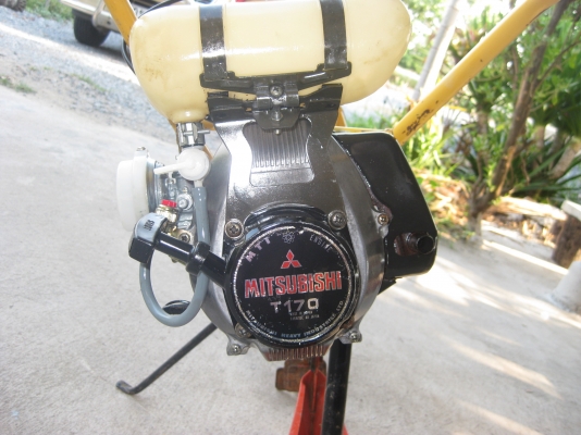 เครื่องแหวกร่องในข้าว