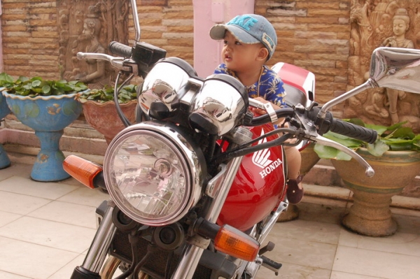 CB400 แดงขาว ทะเบียนแท้โอนขนส่ง ท่อสูตรยกชุด WR'S สภาพสวยๆช้าอดนะครับ