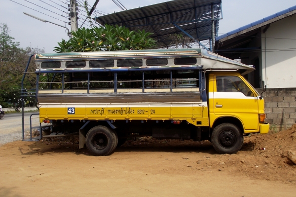 ขายรถ6ล้อ ISUZU TR  100 ตัดผุทำสีหัวมาใหม่