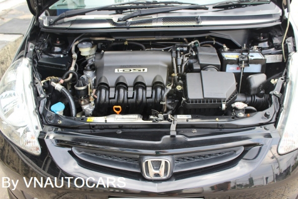 ขาย 2005 Honda Jazz 1.5E AT สีดำ Bookserviceครบ สภาพเยี่ยม พร้อมใช้