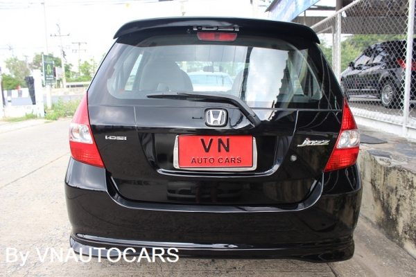 ขาย 2005 Honda Jazz 1.5E AT สีดำ Bookserviceครบ สภาพเยี่ยม พร้อมใช้