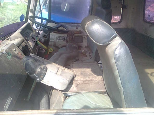 ต้องการขาย / หัวรถ 10 ล้อ ต้องการขาย / หัวรถ 10 ล้อ