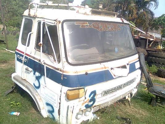 ต้องการขาย / หัวรถ 10 ล้อ ต้องการขาย / หัวรถ 10 ล้อ