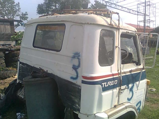 ต้องการขาย / หัวรถ 10 ล้อ ต้องการขาย / หัวรถ 10 ล้อ