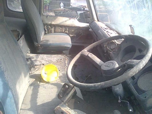 ต้องการขาย / หัวรถ 10 ล้อ ต้องการขาย / หัวรถ 10 ล้อ