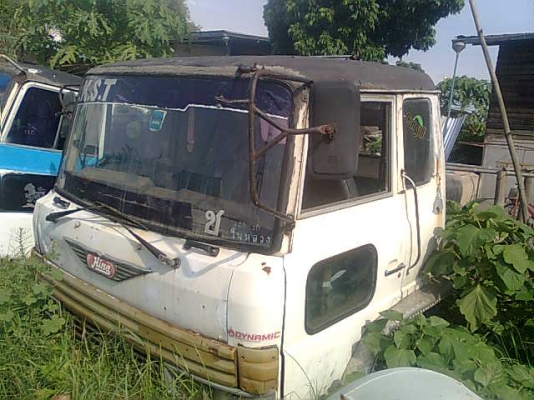 ต้องการขาย / หัวรถ 10 ล้อ ต้องการขาย / หัวรถ 10 ล้อ