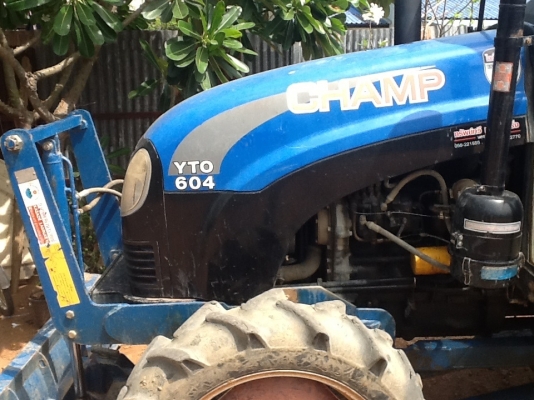 แทรกเตอร์แชมป์ 604 4 WD 2 เพลา พร้อมใบมีดหน้า เดิมๆไม่ได้ล้าง