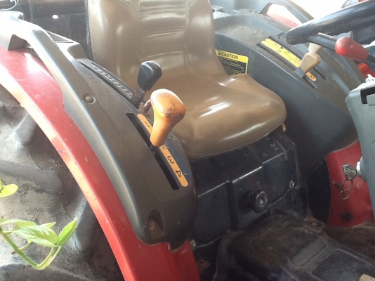 ยันร์ม่า EF352 T 4 WD 2 เพลาพร้อมผาน 5 เดิมๆใช้งานได้เลย