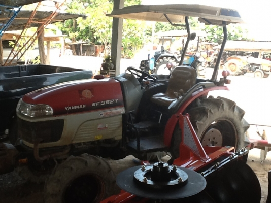 ยันร์ม่า EF352 T 4 WD 2 เพลาพร้อมผาน 5 เดิมๆใช้งานได้เลย