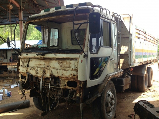 ขาย 10ล้อ2เพลาดั๊ม"ไอ้หลง สายฟ้า"195 MITSUBISHI FN527M-110008 เครื่องเดิม6D16 195HP  เกียร์เดิม10สปีด ช่วงล่างดีคัสซีดี กระบะดั๊มเนียมสภาพดี ยางดี6เส้นไม่ดี4เส้น หัวตาเหลี่ยมแล้ว  โดยรวมรถต้องเก็บหัว เก็บสีภายนอก และภายในนิดหน่อย ขายตามสภาพครับก