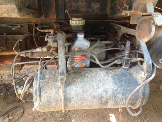 ขาย 10ล้อ2เพลาดั๊ม"ไอ้หลง สายฟ้า"195 MITSUBISHI FN527M-110008 เครื่องเดิม6D16 195HP  เกียร์เดิม10สปีด ช่วงล่างดีคัสซีดี กระบะดั๊มเนียมสภาพดี ยางดี6เส้นไม่ดี4เส้น หัวตาเหลี่ยมแล้ว  โดยรวมรถต้องเก็บหัว เก็บสีภายนอก และภายในนิดหน่อย ขายตามสภาพครับก