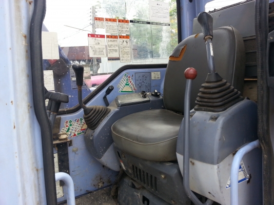 ขายรถแบคโฮ KOMATSU PC75UU-2 ของเก่าจากญี่ปุ่นสภาพรถ 95\% เอกสารอินวอย