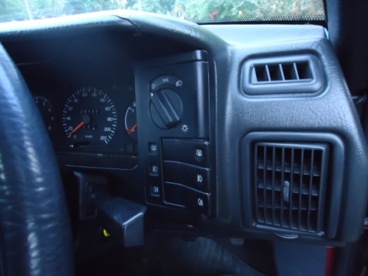 ขาย VOLVO 460GLT พร้อมทะเบียนและเอกสารการโอน เครื่องยนต์สภาพดี ช่วงล่างไว้ใจได้ 96,000.-