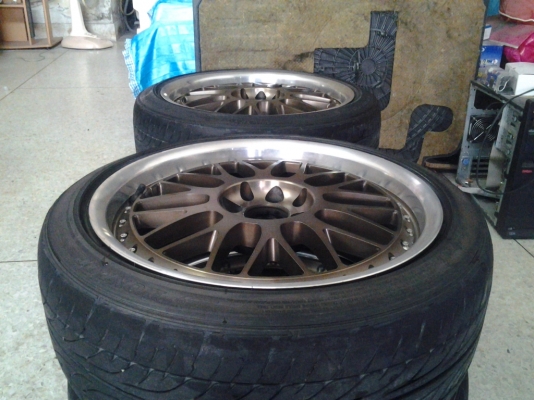 ขายแม็ก17กว้างไม่มียางนะครับแม็กปล่าวๆ