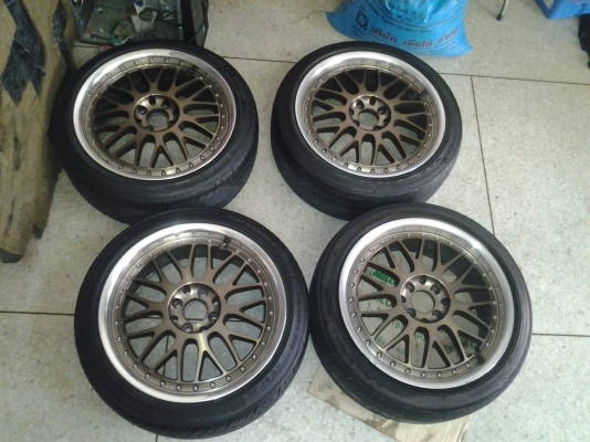 ขายแม็ก17กว้างไม่มียางนะครับแม็กปล่าวๆ