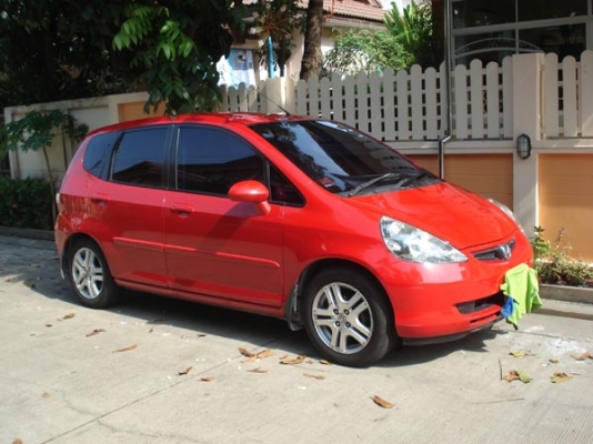 ขาย ฮอนด้า แจ๊ส ปี04 ตัวท๊อฟสภาพสวยมากรถมือเดียวผู้หญิงใช้วิ่งน้อยมากคับ