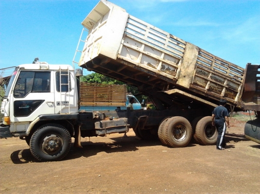 ***ขายแล้วครับขอบคุณ Truck2hand ขาย 10ล้อ2เพลาดั๊ม "ไอ้หลง" MITSUBISHI FN527M-TD2144 ปี40 เครื่องเดิมซีเรียลตรง 6D16 195HP แห้งดีไม่เยิ้มแรงจัด เกียร์เดิม 10สปีด ช่วงล่างแน่น คัสซีสวยไม่ผุไม่บวม กระบะดั๊มเหล็กKAC สภาพดี พื้นไม่ผุ เบรคใหญ่ เพลาบุ