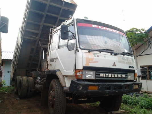 ***ขายแล้วครับขอบคุณ Truck2hand ขาย 10ล้อ2เพลาดั๊ม "ไอ้หลง" MITSUBISHI FN527M-TD2144 ปี40 เครื่องเดิมซีเรียลตรง 6D16 195HP แห้งดีไม่เยิ้มแรงจัด เกียร์เดิม 10สปีด ช่วงล่างแน่น คัสซีสวยไม่ผุไม่บวม กระบะดั๊มเหล็กKAC สภาพดี พื้นไม่ผุ เบรคใหญ่ เพลาบุ