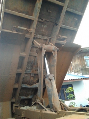 ***ขายแล้วครับขอบคุณ Truck2hand ขาย 10ล้อ2เพลาดั๊ม "ไอ้หลง" MITSUBISHI FN527M-TD2144 ปี40 เครื่องเดิมซีเรียลตรง 6D16 195HP แห้งดีไม่เยิ้มแรงจัด เกียร์เดิม 10สปีด ช่วงล่างแน่น คัสซีสวยไม่ผุไม่บวม กระบะดั๊มเหล็กKAC สภาพดี พื้นไม่ผุ เบรคใหญ่ เพลาบุ