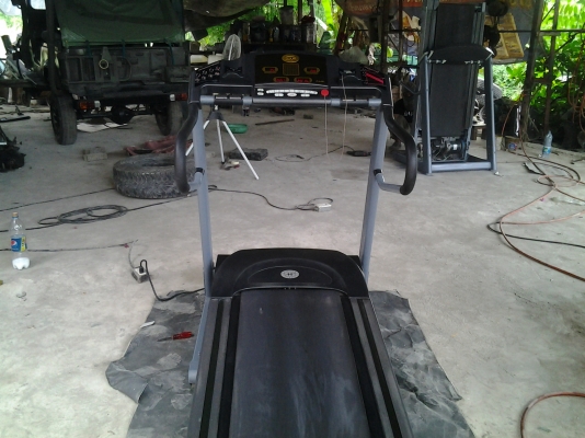 ขายลู่วิ่งไฟฟ้า ยี้ห้อ HORIZON FITNESS มอเตอร์2แรง มี2 ตัวครับใช้งาน น้อยมากสภาพสวยมากครับสมบูรณ์แบบ  ขายแค่ 13,000 บาท เท่านั้นติดต่อ คุณสมศักดิ์ ชัยขัติย์ 0818085016