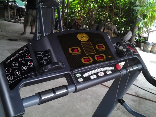 ขายลู่วิ่งไฟฟ้า ยี้ห้อ HORIZON FITNESS มอเตอร์2แรง มี2 ตัวครับใช้งาน น้อยมากสภาพสวยมากครับสมบูรณ์แบบ  ขายแค่ 13,000 บาท เท่านั้นติดต่อ คุณสมศักดิ์ ชัยขัติย์ 0818085016