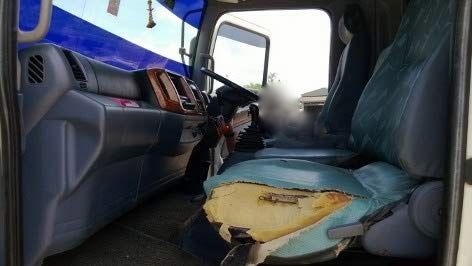 รถฮีโน่ 6 ล้อ ติดเครนใหม่ 3 ตัน FC4J 150 แรงม้า ปี 47  สนใจติดต่อ 081 - 6079515