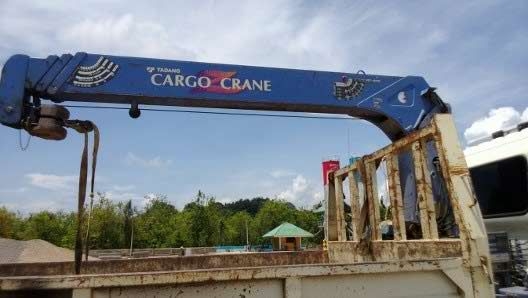 รถฮีโน่ 6 ล้อ ติดเครนใหม่ 3 ตัน FC4J 150 แรงม้า ปี 47  สนใจติดต่อ 081 - 6079515