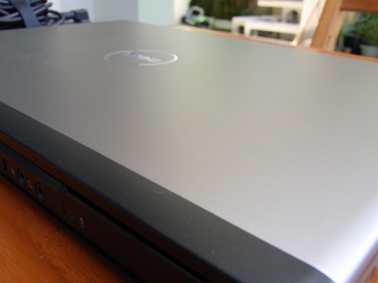 dell vostro 3400 i5 มีลายเส้น แบตใหม่เอี่ยมครับ ประกันออนไซด์เหลืออีกเกือบปี