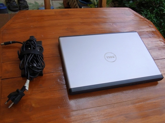 dell vostro 3400 i5 มีลายเส้น แบตใหม่เอี่ยมครับ ประกันออนไซด์เหลืออีกเกือบปี
