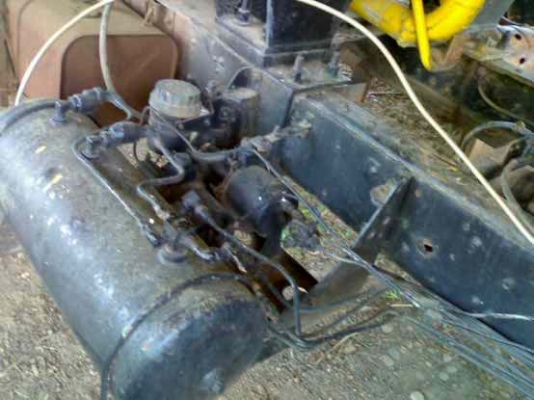 รถหกล้อบรรทุกน้ำหัวฮีโน่ เครื่อง 6BD1