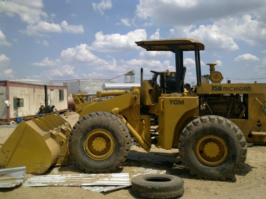 ต้องการขาย / รถตัก TCM-75 B มิกชีแกน ต้องการขาย / รถตัก TCM-75 B มิกชีแกน