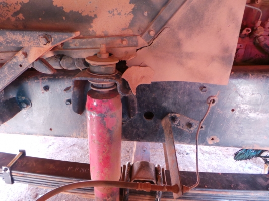 MITSUBISHI FUSO หัวเปลี่ยน เครื่องเดิม  คัซซีสวย  เล่มทะเบียนพร้อมโอน