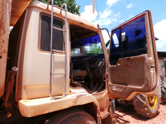 MITSUBISHI FUSO หัวเปลี่ยน เครื่องเดิม  คัซซีสวย  เล่มทะเบียนพร้อมโอน