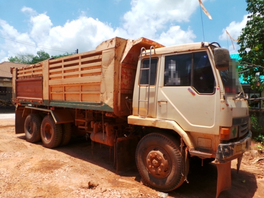 MITSUBISHI FUSO หัวเปลี่ยน เครื่องเดิม  คัซซีสวย  เล่มทะเบียนพร้อมโอน