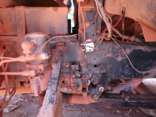 MITSUBISHI FUSO หัวเปลี่ยน เครื่องเดิม  คัซซีสวย  เล่มทะเบียนพร้อมโอน