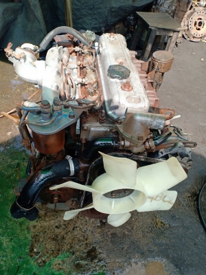 ขายเครื่องอิซุสุ  4BC2 เครื่องสวยๆรับประกัน