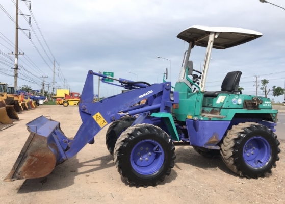 ขายรถตักล้อยาง KOMATSU WA40-3E นำเข้าเองจากญี่ปุ่น สภาพสวยพร้อมใช้ มีVDOการทำงานครับ