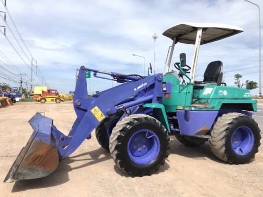 ขายรถตักล้อยาง KOMATSU WA40-3E (3,XXX ชั่วโมง) นำเข้าเองจากญี่ปุ่น สภาพสวยพร้อมใช้ มีVDOการทำงานครับ
