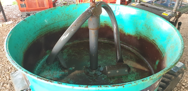 รถผสมปูนผสมปุ๋ย เส้นผ่าน 0 กลาง 1.20 รถผสมปูนผสมปุ๋ย เส้นผ่าน 0 กลาง 1.20