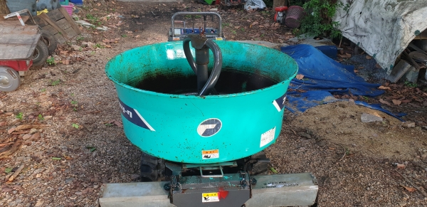 รถผสมปูนผสมปุ๋ย เส้นผ่าน 0 กลาง 1.20 รถผสมปูนผสมปุ๋ย เส้นผ่าน 0 กลาง 1.20