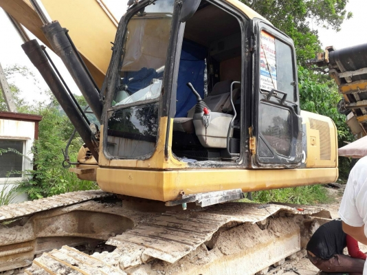 ขายKOMATSU PC200-7 ไฟเต็มเอกสารเล่มทะเบียนราคา 750,000 ขายKOMATSU PC200-7 ไฟเต็มเอกสารเล่มทะเบียนราคา 750,000